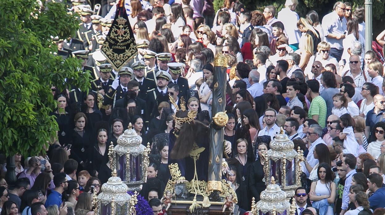 La banda de cornetas y tambores Caído-Fuensanta acompaña a Nuestro Padre Jesús Caído el Jueves Santo