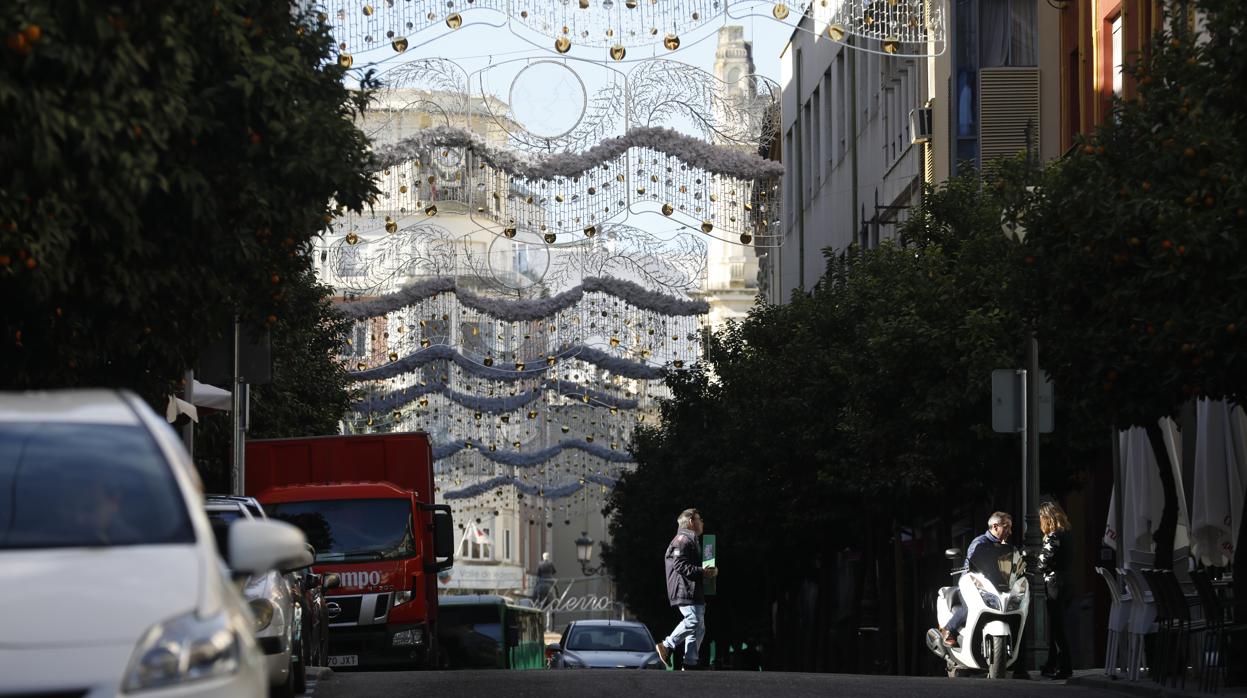 Imagen del alumbrado navideño en una de las calles del Centro de Córdoba