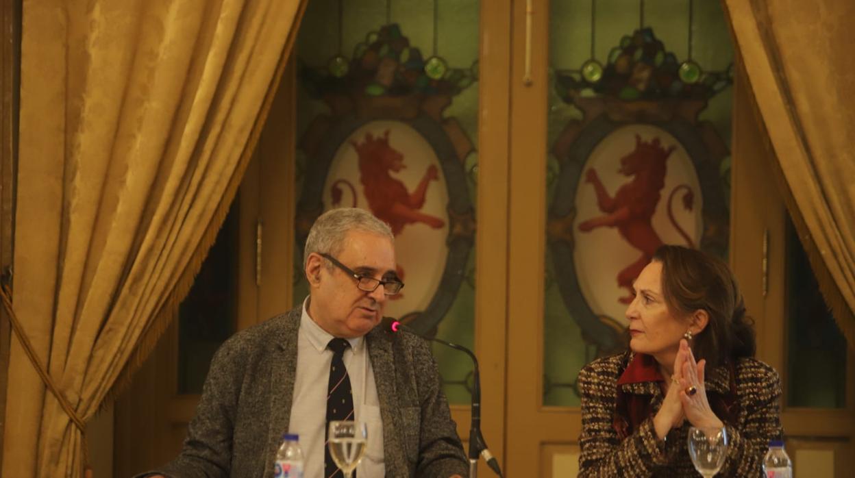 Rafael Valencia y Gloria Lora, durante la conferencia del ciclo El Templo de Córdoba