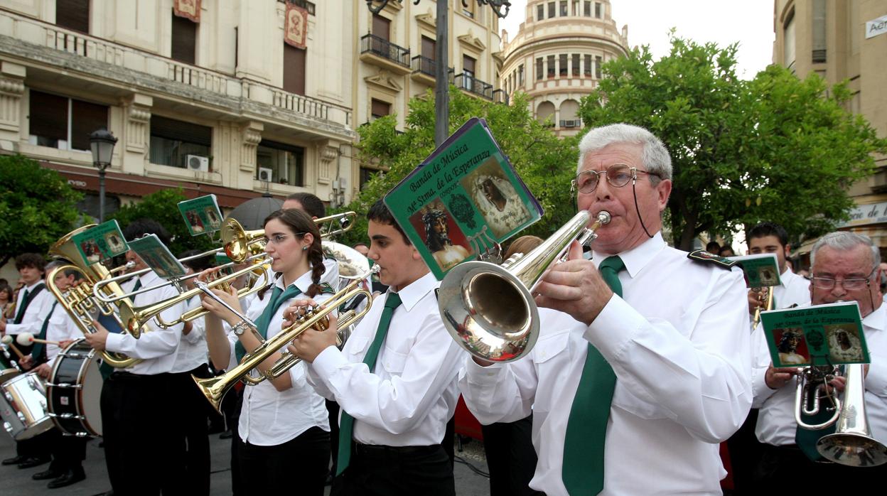 Miembros de la banda de María Santísima de la Esperanza de Córdoba