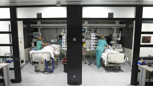 La Junta comparte con el Ministerio de Sanidad la lista de espera sanitaria que no publica en Andalucía