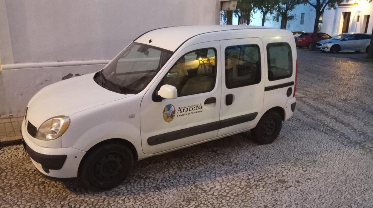 Vehículo del Servicio de Fontanería que utiliza la Policía Local ABC