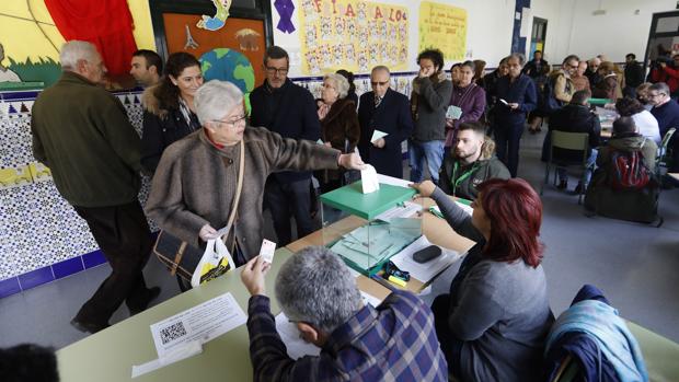 Elecciones andaluzas de 2018 | La participación baja en Córdoba casi cinco puntos a las 18.00 horas