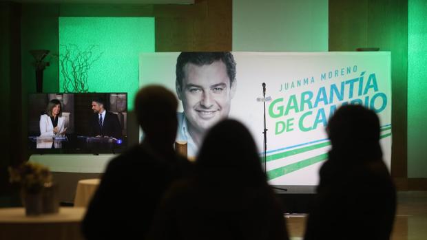 Elecciones andaluzas de 2018 | Preocupación y caras largas en el cuartel general del PP de Córdoba