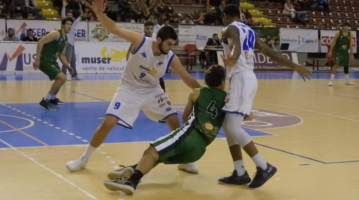 Lance del juego en el último partido ante Extremadura