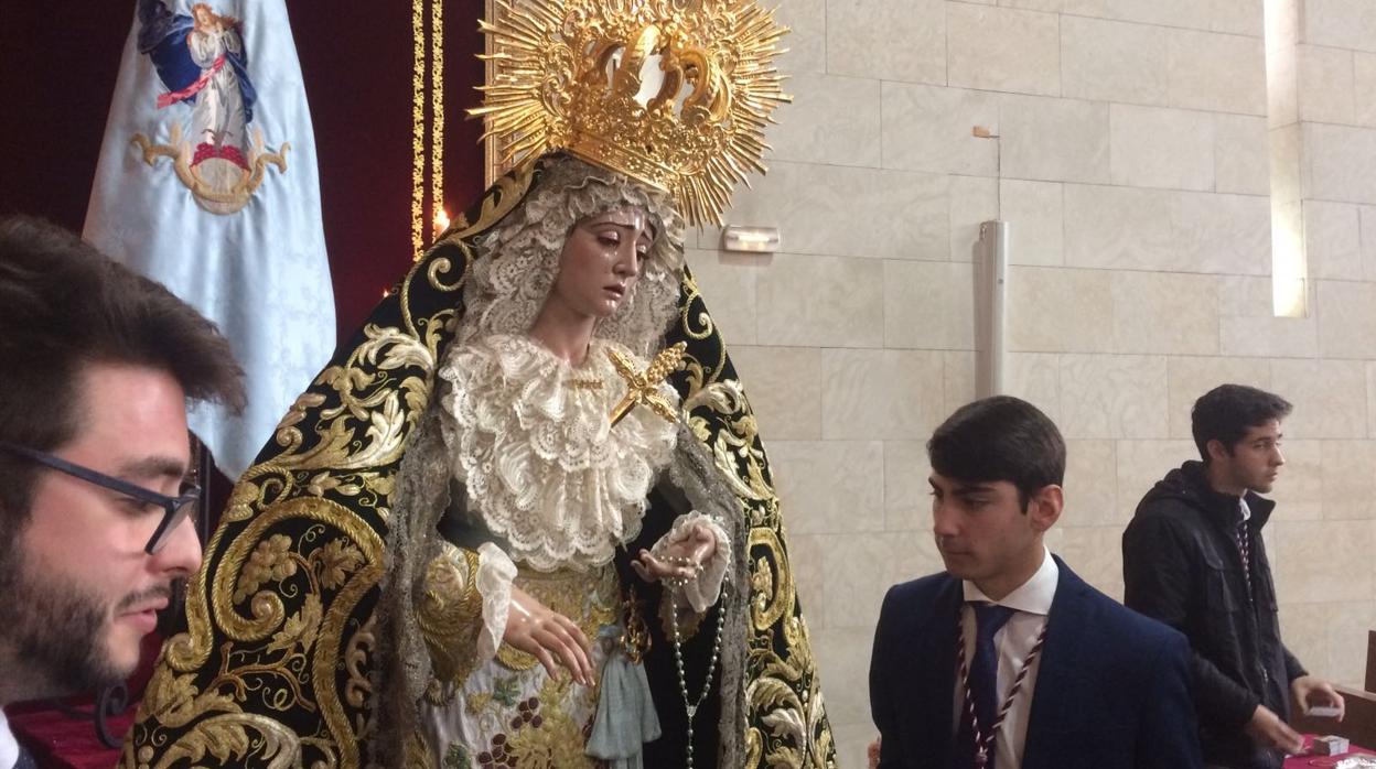 Besamanos de María Santísima de la Esperanza del Valle, titular de la Sagrada Cena de Córdoba