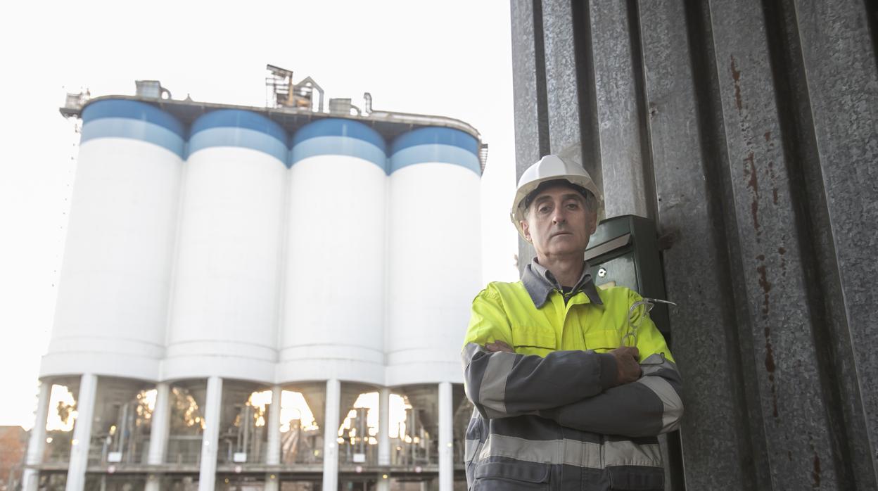 El representante de los trabajadores de Cosmos en las instalaciones de la fábrica