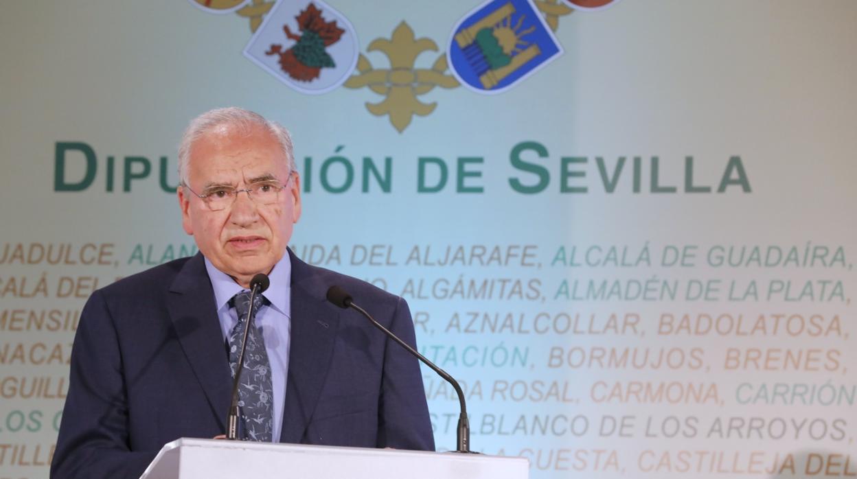 Alfonso Guerra, durante una intervención en la Diputación de Sevilla