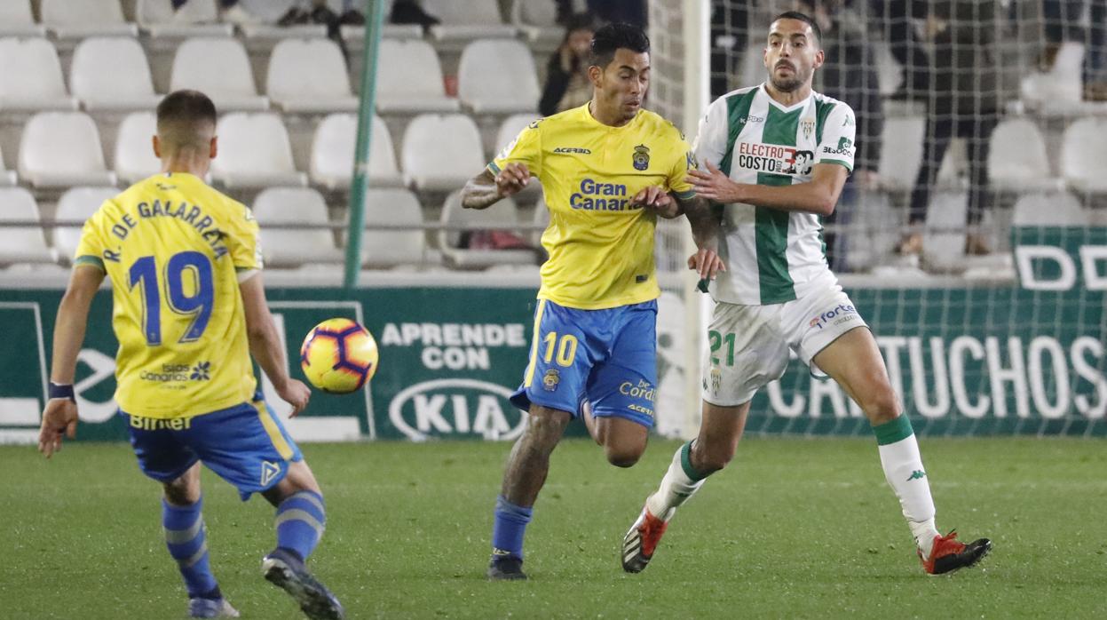 Alex Vallejo durante el encuentro ante Las palmas