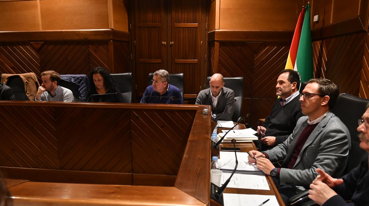 El alcalde de Pozoblanco, Santiago Cabello (PP) en el pleno