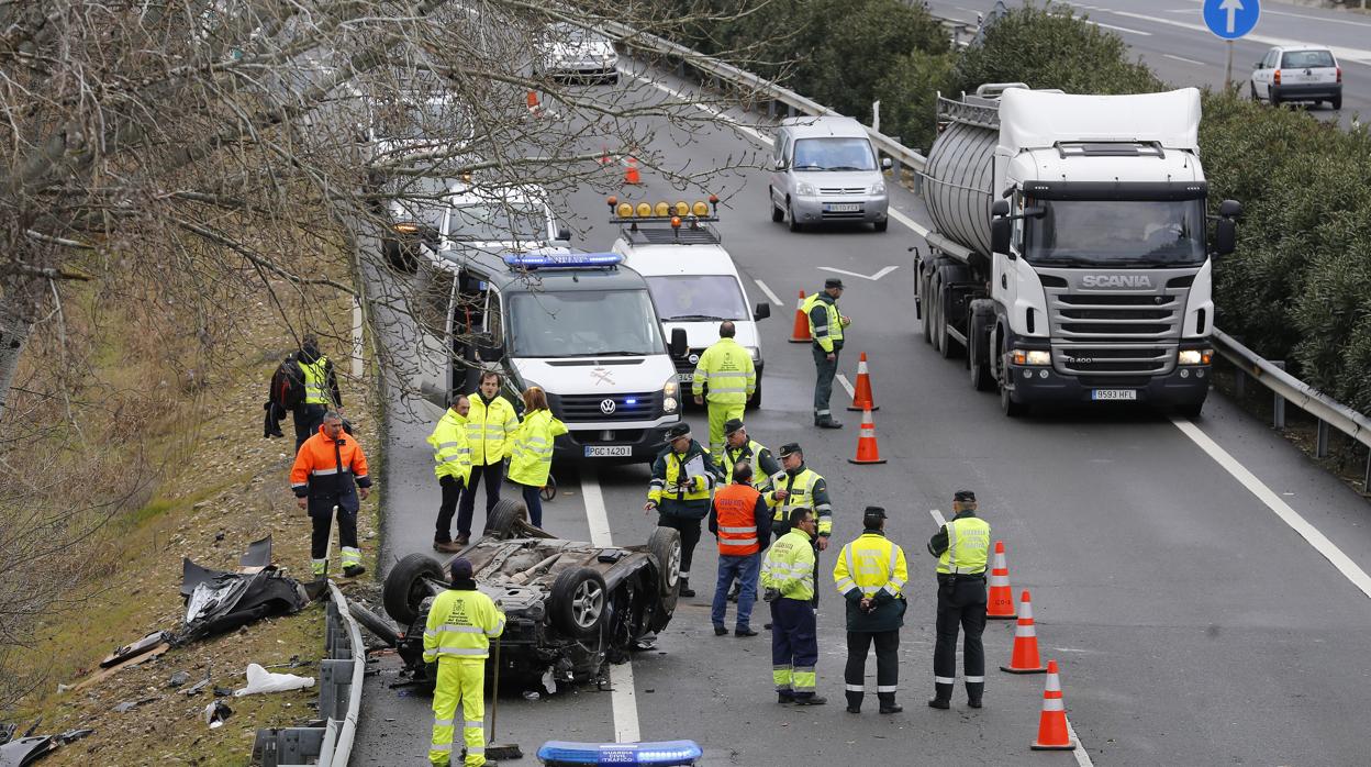 Accidente en el que murieron un padre y su hijo al tratar de esquivar a una oveja