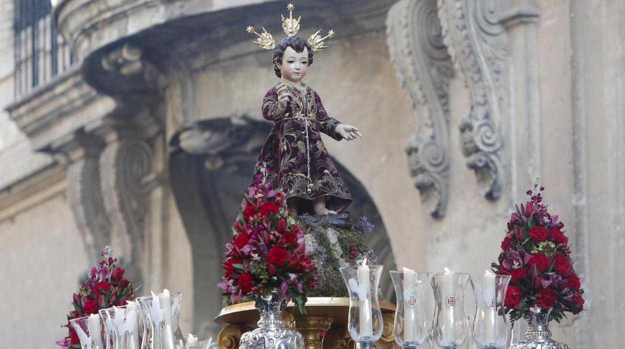 Salida procesional del Niño Jesús de la parroquia de la Compañía de Córdoba en el año 2019