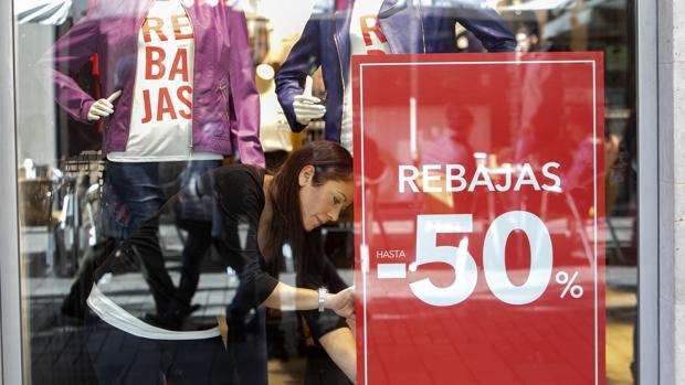 El comercio de Cordoba augura una «mala» campaña de rebajas, un «formato en decadencia»