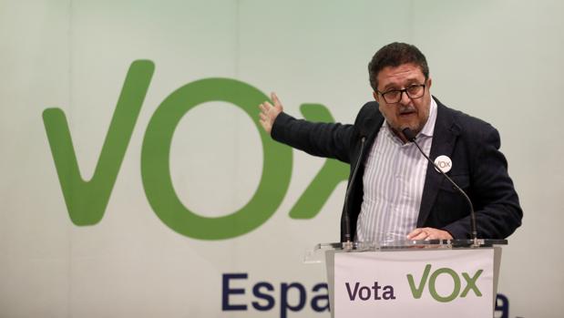 Los puntos inasumibles de la propuesta de Vox para investir a Moreno presidente andaluz