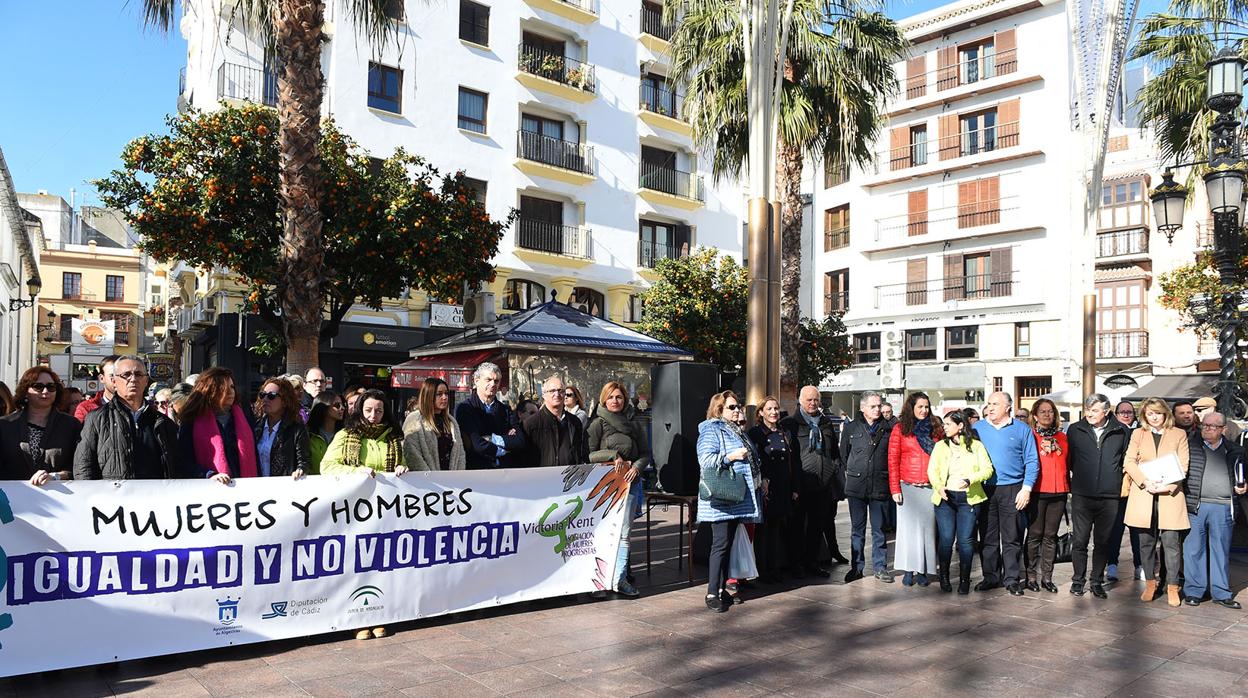 Instantánea de la protesta celebrada este miércoles en Algeciras contra la violencia machista