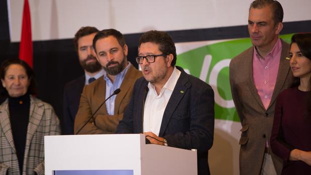 Las 19 propuestas de Vox para investir a Juanma Moreno como presidente de la Junta de Andalucía