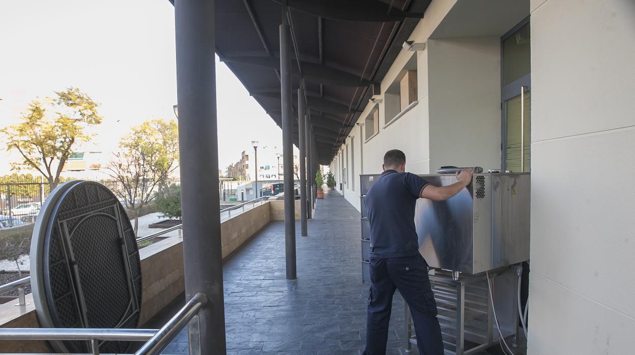 Desalojo de la Escuela de Hostelería de Córdoba, en febrero de 2017