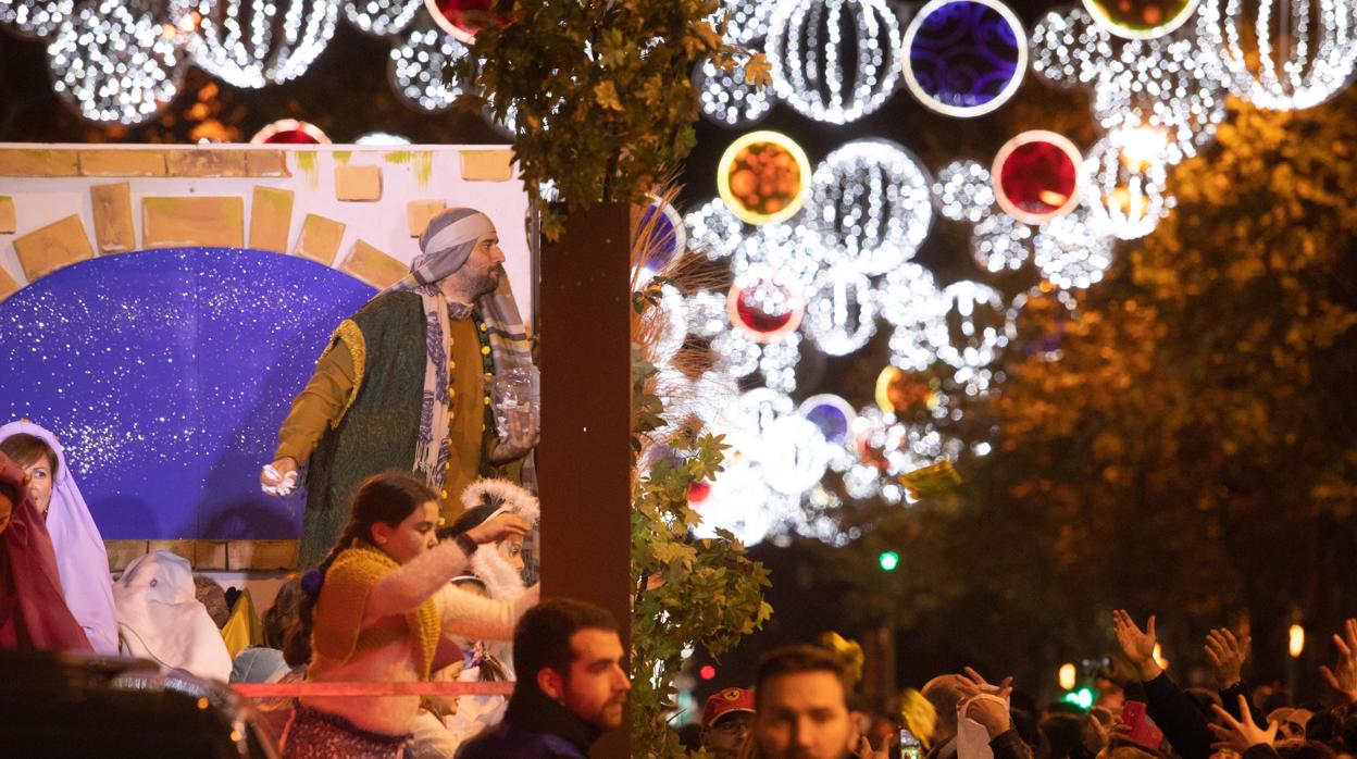 Una de las carrozas de la Cabalgata de Reyes Magos de Córdoba