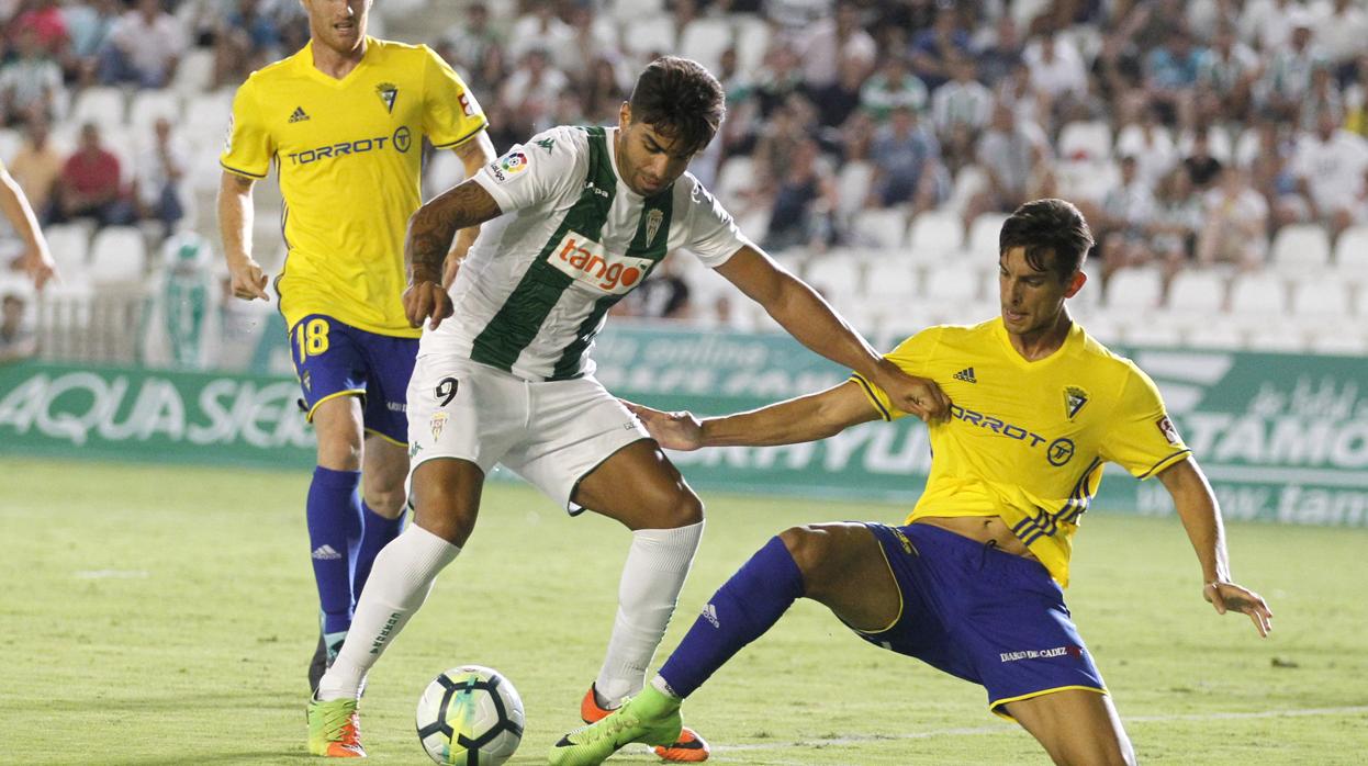 En una acción con el Córdoba CF