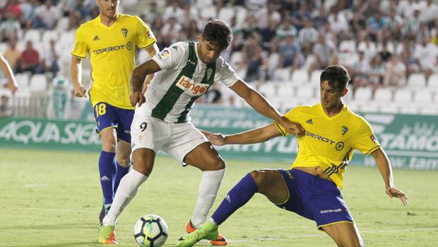 Oficial | Jona rescinde con el Córdoba CF