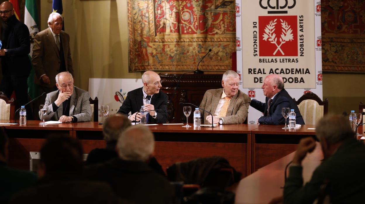 Acto en la Real Academia de Córdoba en homenaje a Pablo García Baena