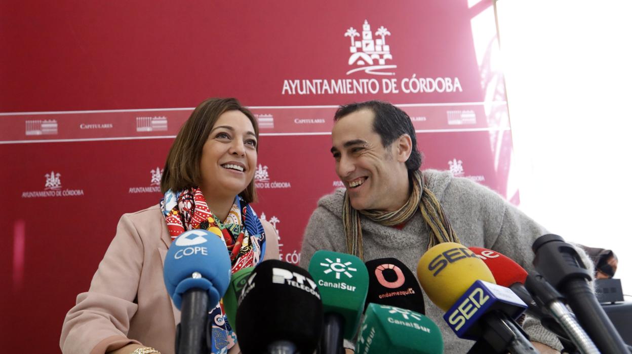 Ambrosio con Hidalgo, durante la rueda de prensa