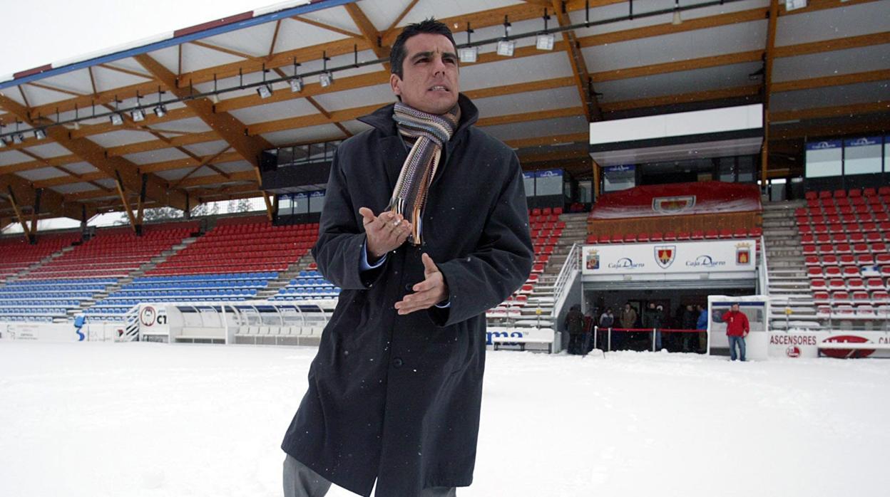 Los Pajaritos completamente nevado antes de un partido aplazado