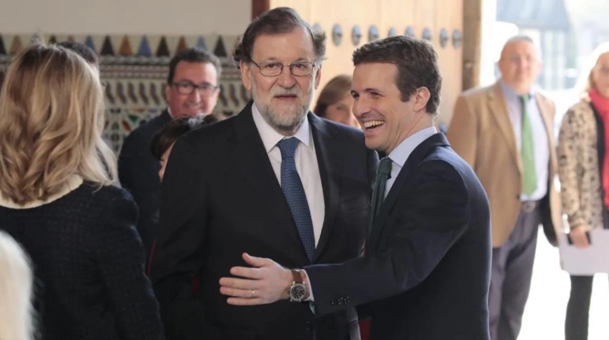 Mariano Rajoy y Pablo Casado, a su llegada al Parlamento andaluz