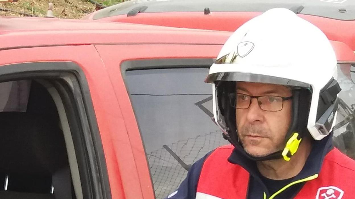 Julián Moreno, jefe del grupo de Bomberos que trabaja en el operativo de Totalán