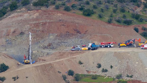 Terminado el pozo por el que bajarán los mineros a por Julen