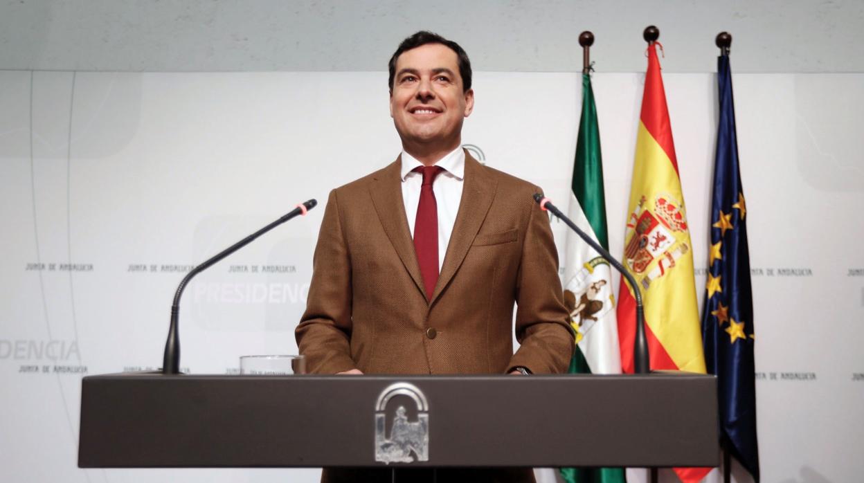 El presidente de la Junta, Juanma Moreno, durante la presentación de su Consejo de Gobierno