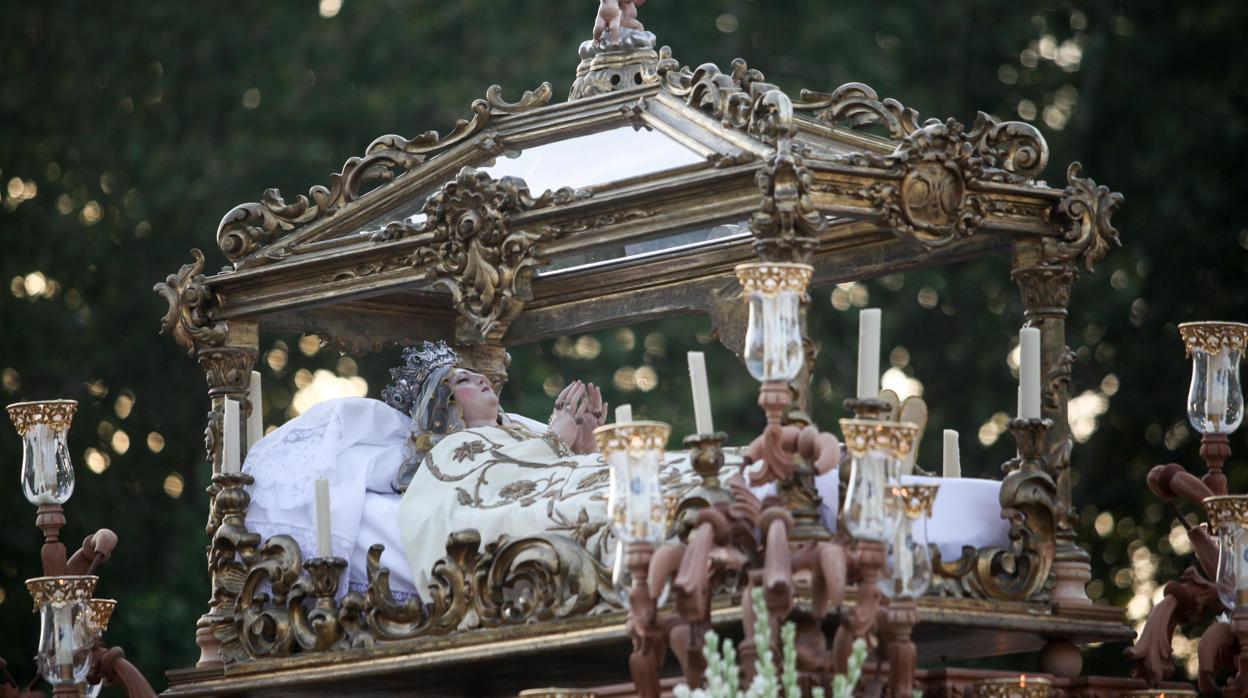 La Virgen del Tránsito procesiona por las calles de Córdoba cada 15 de agosto