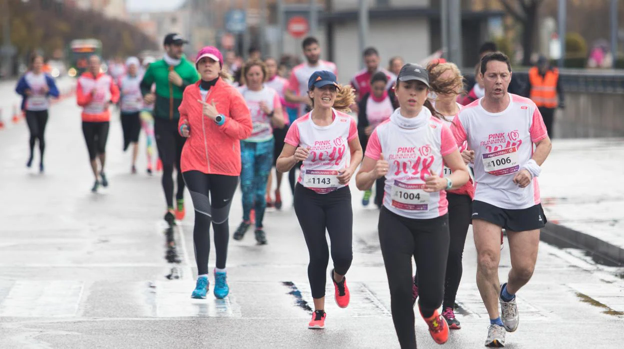 Corredores de la última edición de la «Pink Running» de Córdoba