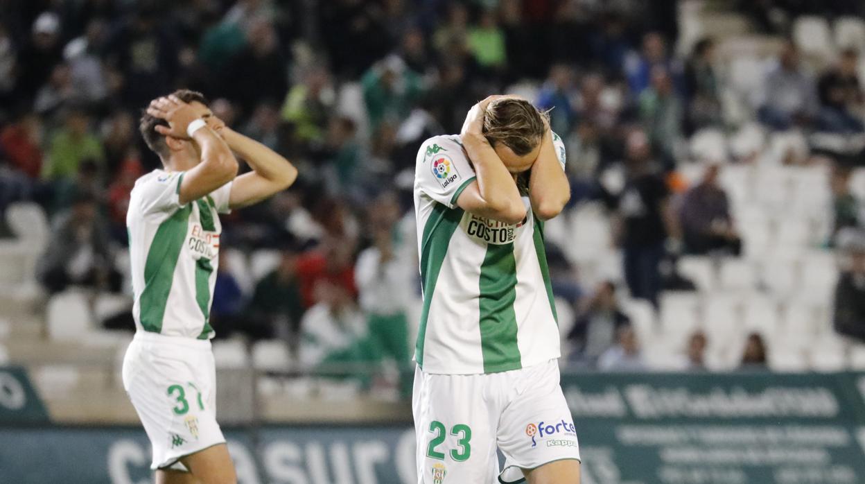 Javi Lara durante un partido de esta temporada en El Arcángel