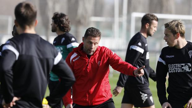 Córdoba CF | Curro Torres: «Ahora es el cuerpo técnico y los jugadores los que tienen que responder»