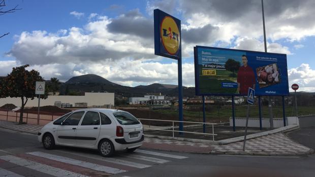 La avenida Fuente del Río ya es el pulmón comercial de Cabra