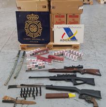 Intervienen en Córdoba más de 12.000 cajetillas de tabaco de contrabando y un arsenal de armas