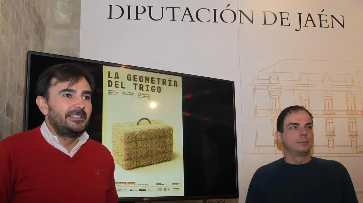 Alberto Conejero, a la derecha y Juan Ángel Pérez, durante la presentación de la obra teatral