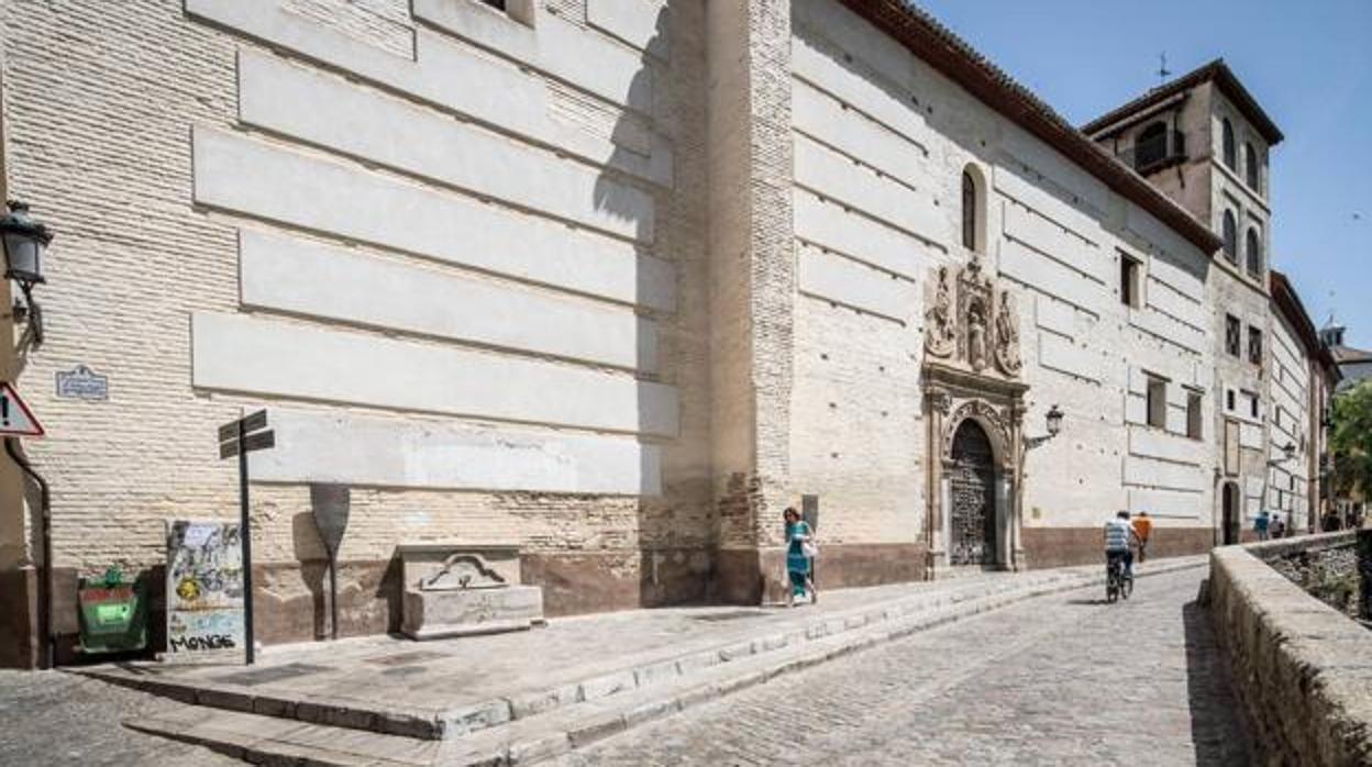 El convento de Santa Catalina de Zafra, en la Carrera del Darro del barrio del Albaicín