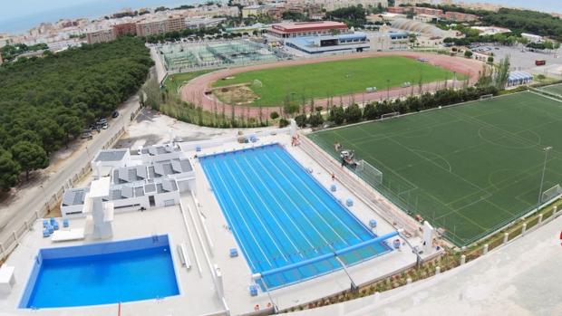 Un grupo de menores, intoxicado tras una fuga de cloro en una piscina municipal de Torremolinos