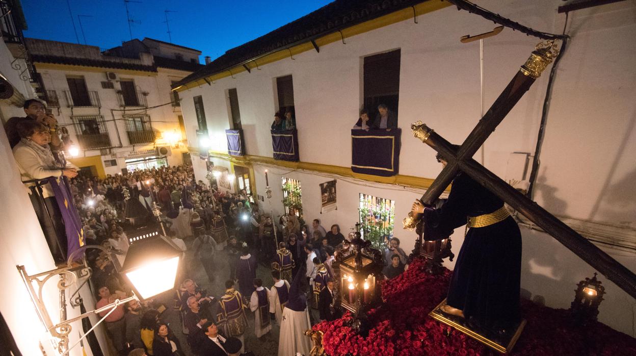 Nuestro Padre Jesús de la Pasión recorre el barrio de San Basilio el Miércoles Santo