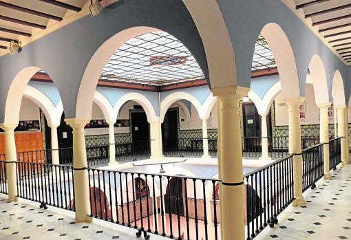 Uno de los patios del histórico edificio