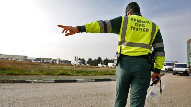 Reabierta al tráfico la A-4 sentido Madrid, a la altura de Pedro Abad, tras el accidente de un camión