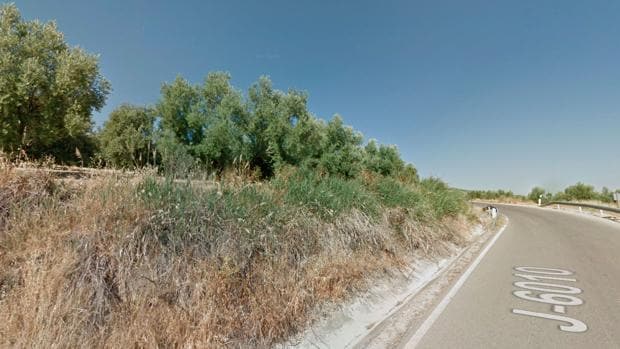 Muere un hombre de 40 años al volcar su vehículo en Jaén
