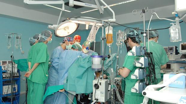 El Reina Sofía de Córdoba cura una malformación de esófago de un bébe con una nueva técnica quirúrgica