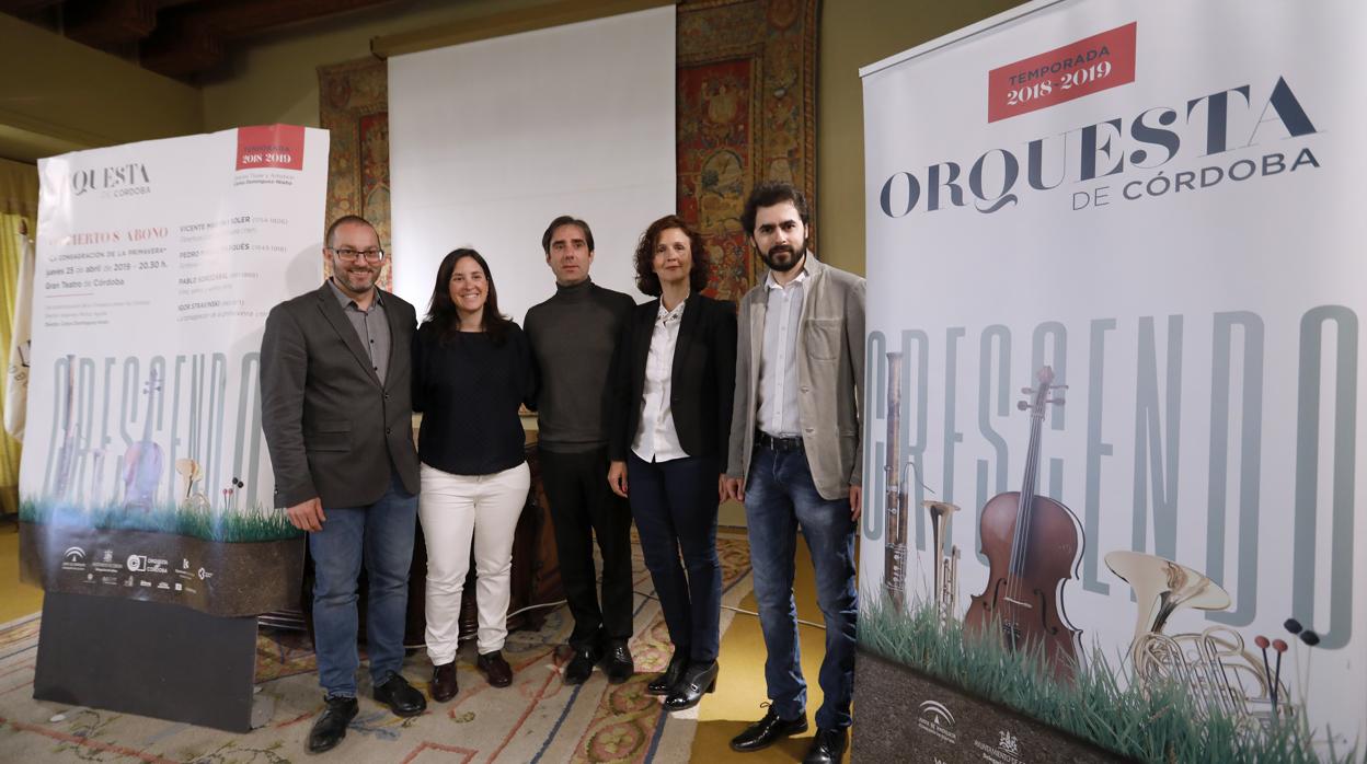 Presentación del concierto en el edificio Pedro López de Alba