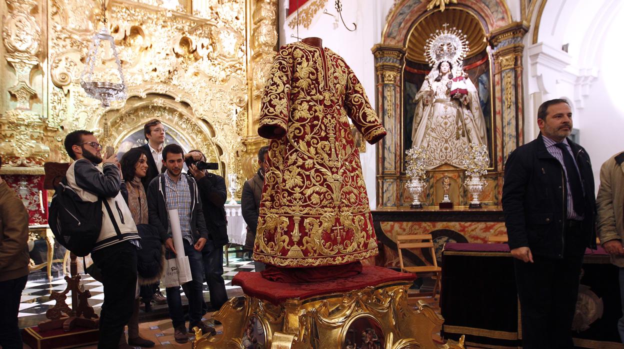 Túnica del Señor de la Sentencia de Córdoba, dibujada por Rafael de Rueda