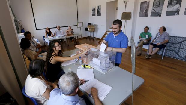 Los partidos por Córdoba configuran sus puestos de salida en las listas al Congreso