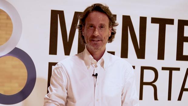 El tour «Invencibles» hace parada en Huelva con una conferencia de Víctor Küppers