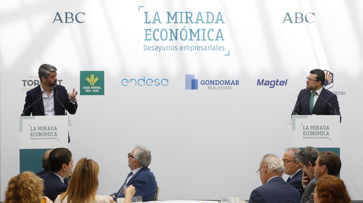 El consejero delegado de Vocento y el director de ABC Córdoba, hoy durante «La Mirada Económica»